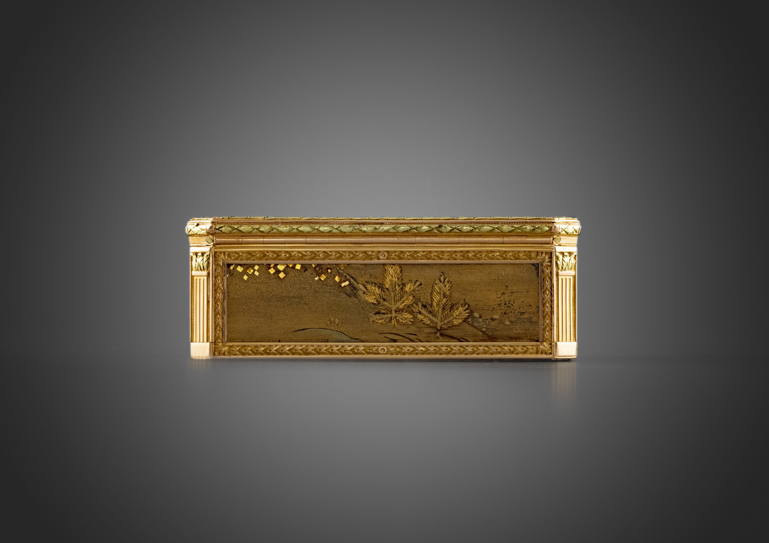 A rectangular gold mounted Japanese laquer box - Galerie Kugel