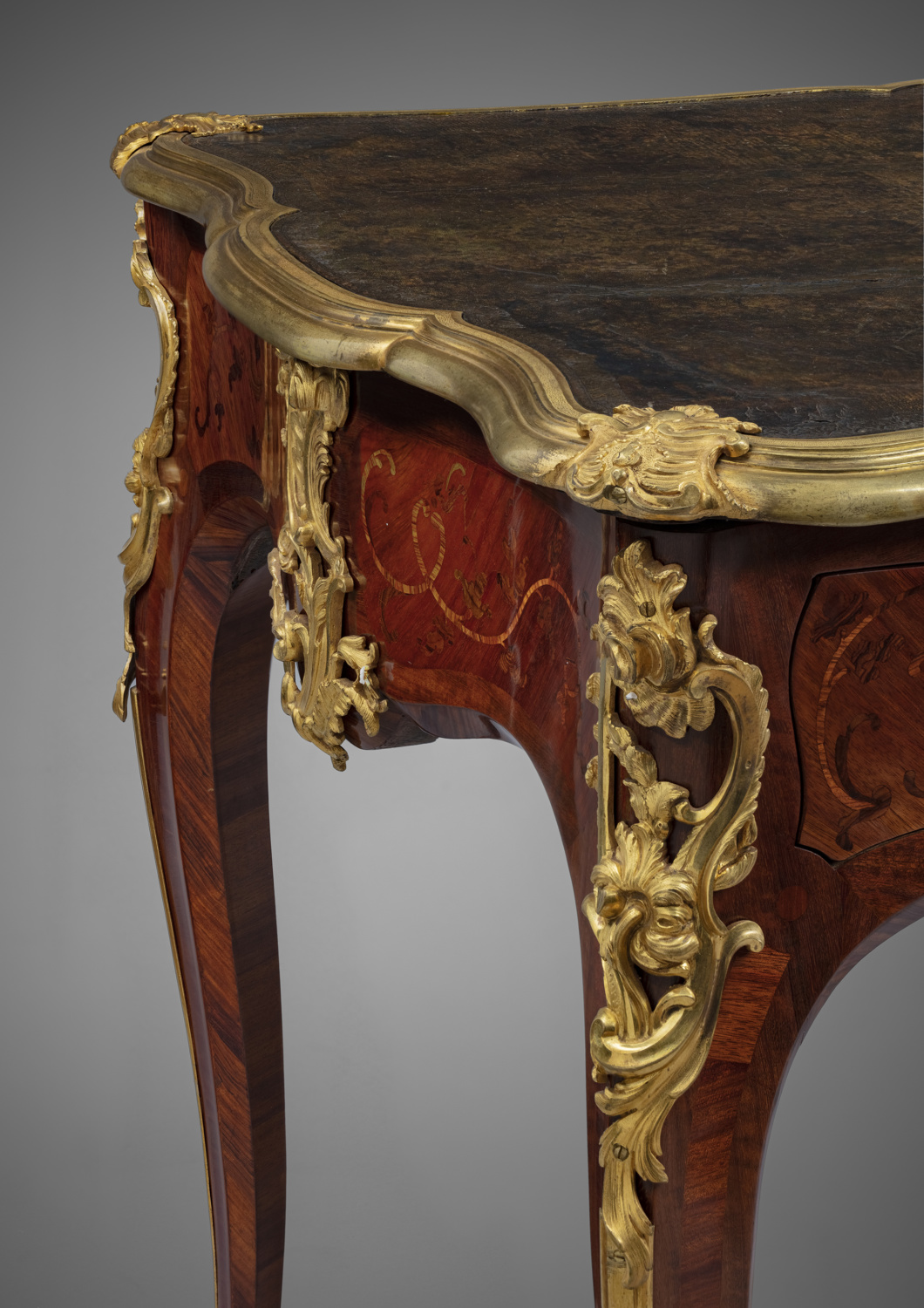 A Louis XV ormolu-mounted marquetry desk - Galerie Kugel