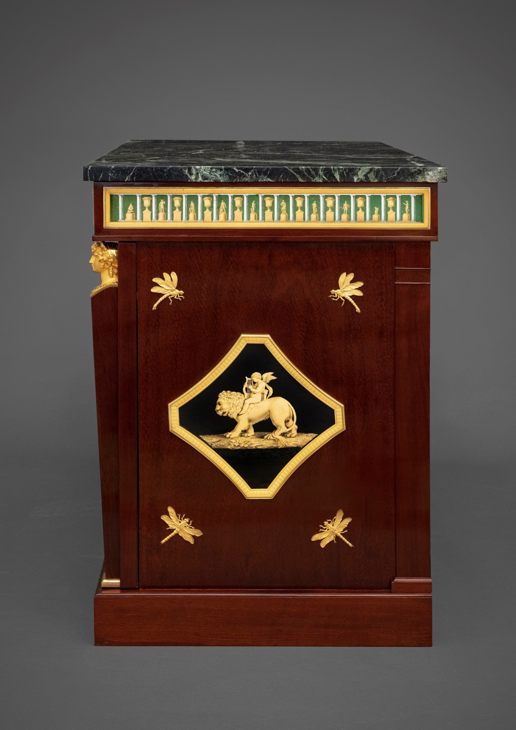“Églomisé” glass commode from the collection of Maréchal Soult - Galerie Kugel