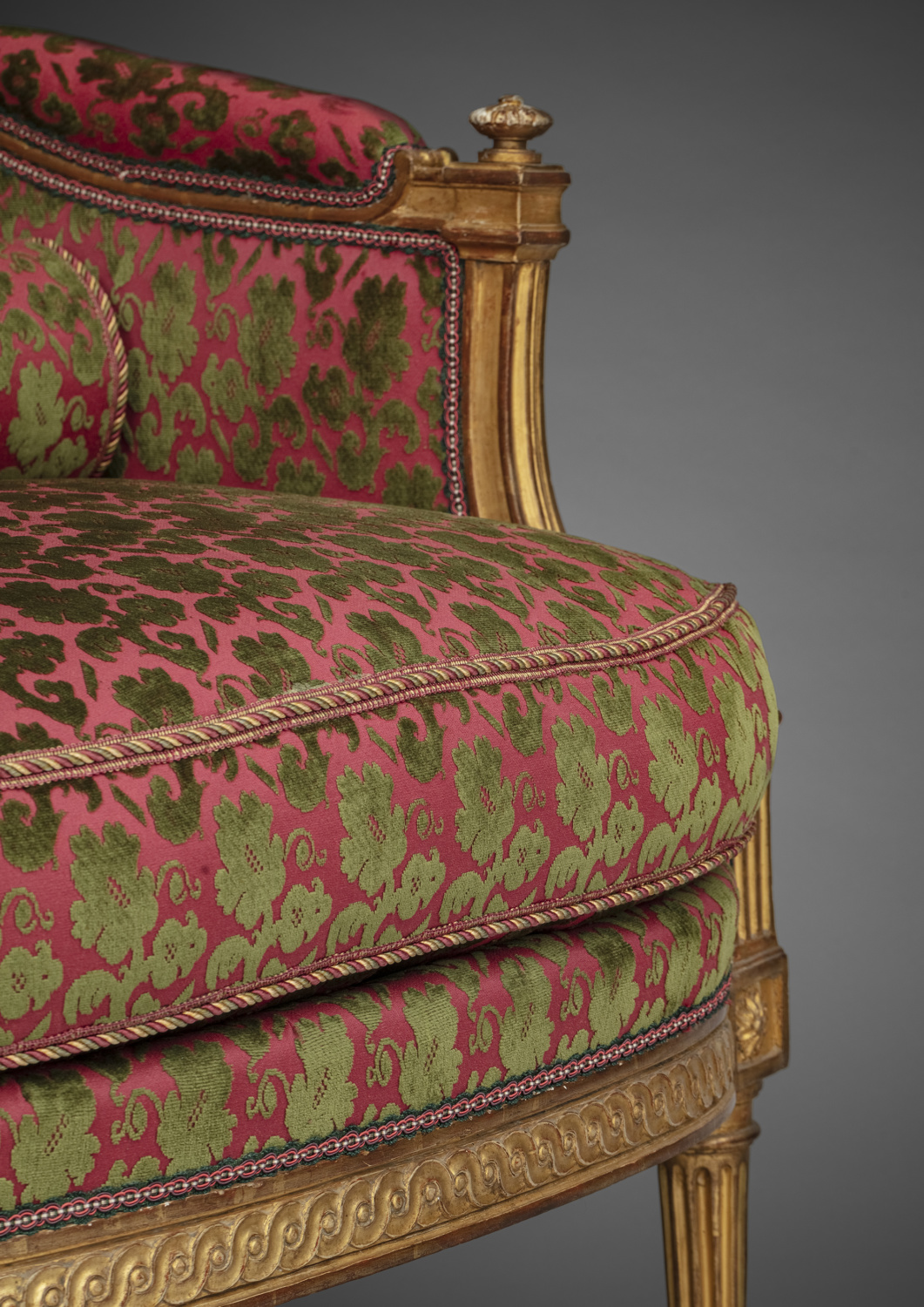 Pair of carved and gilt wood Louis XVI “bergères” - Galerie Kugel